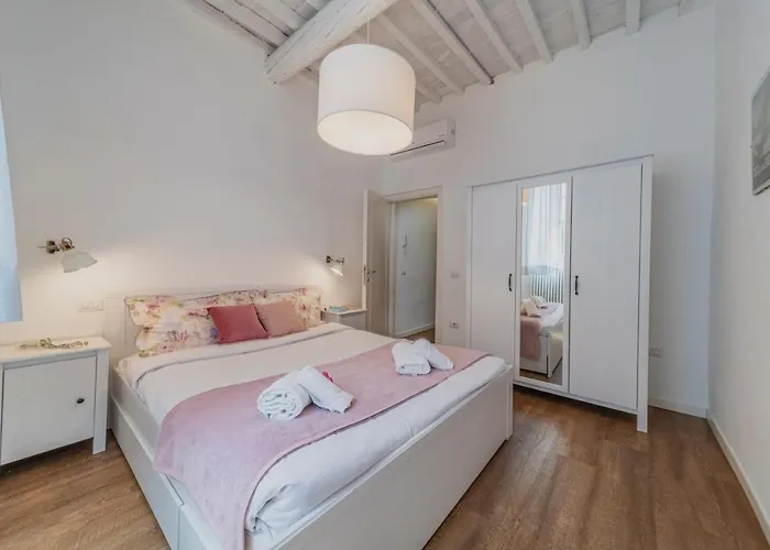 32 Nero - Florence San Niccolo